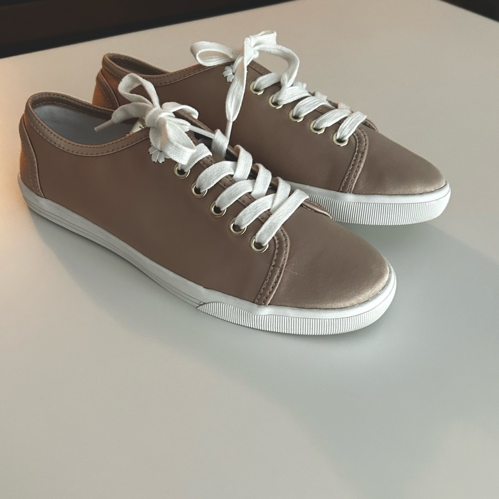 Jack Rogers Lia Satin Sneaker NWOT Sz 7 1/2